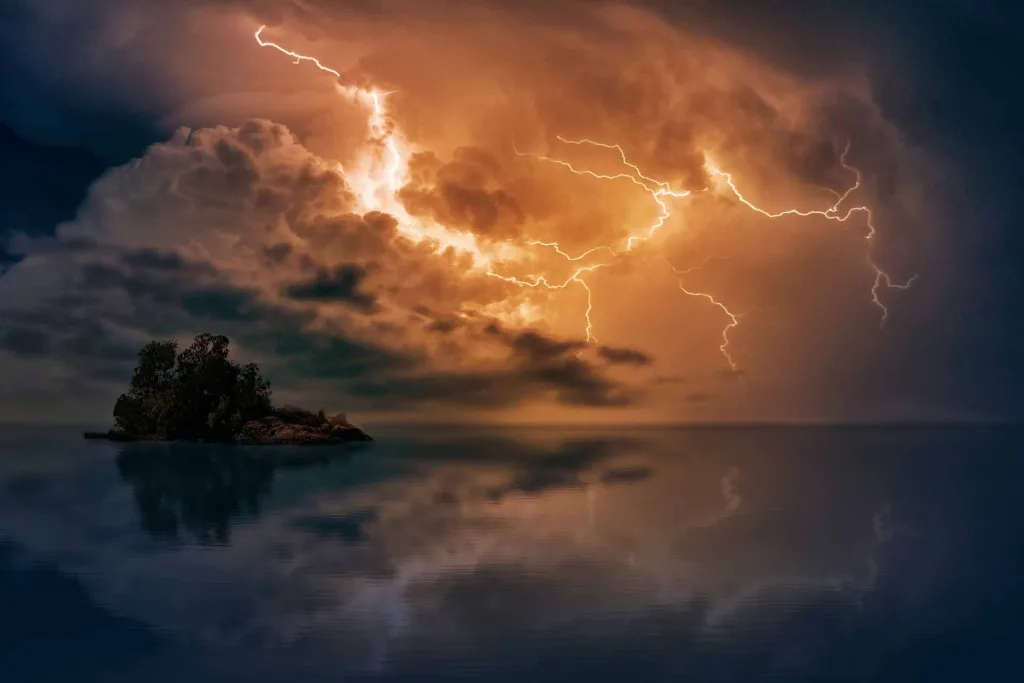 Image of lightning symbolising the kundalini awakening stages